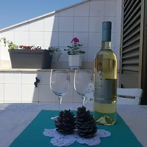 laurus-apartmani.primorje-gorskikotar.com/